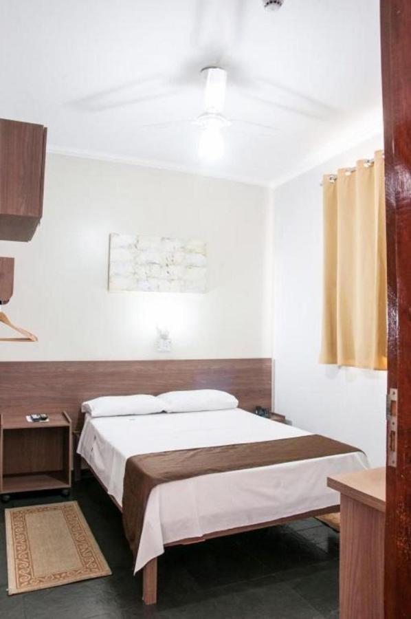 Alves Hotel Марилия Экстерьер фото
